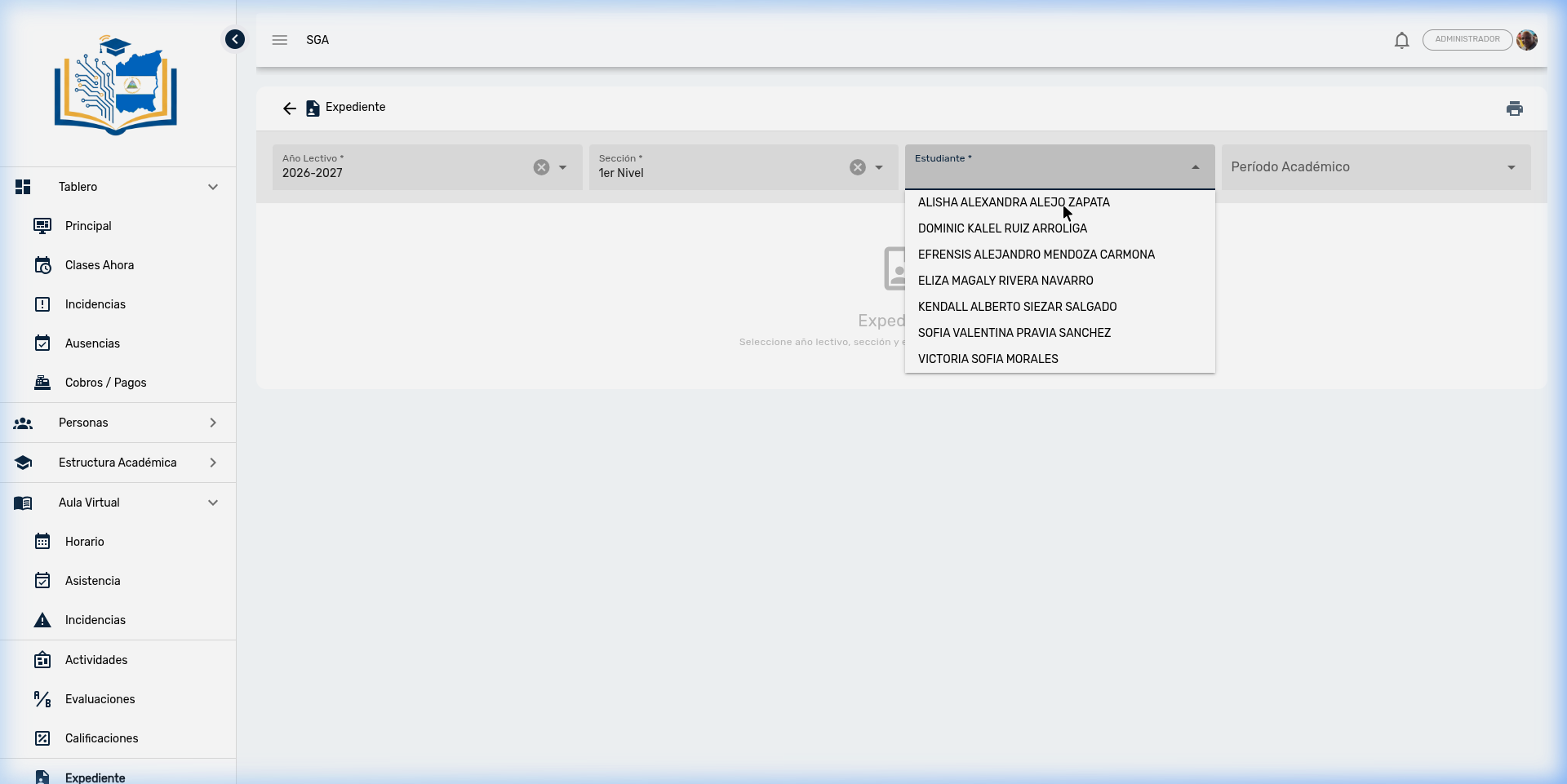 Selector de estudiantes del Expediente con dropdown mostrando todos los alumnos de 1er Nivel